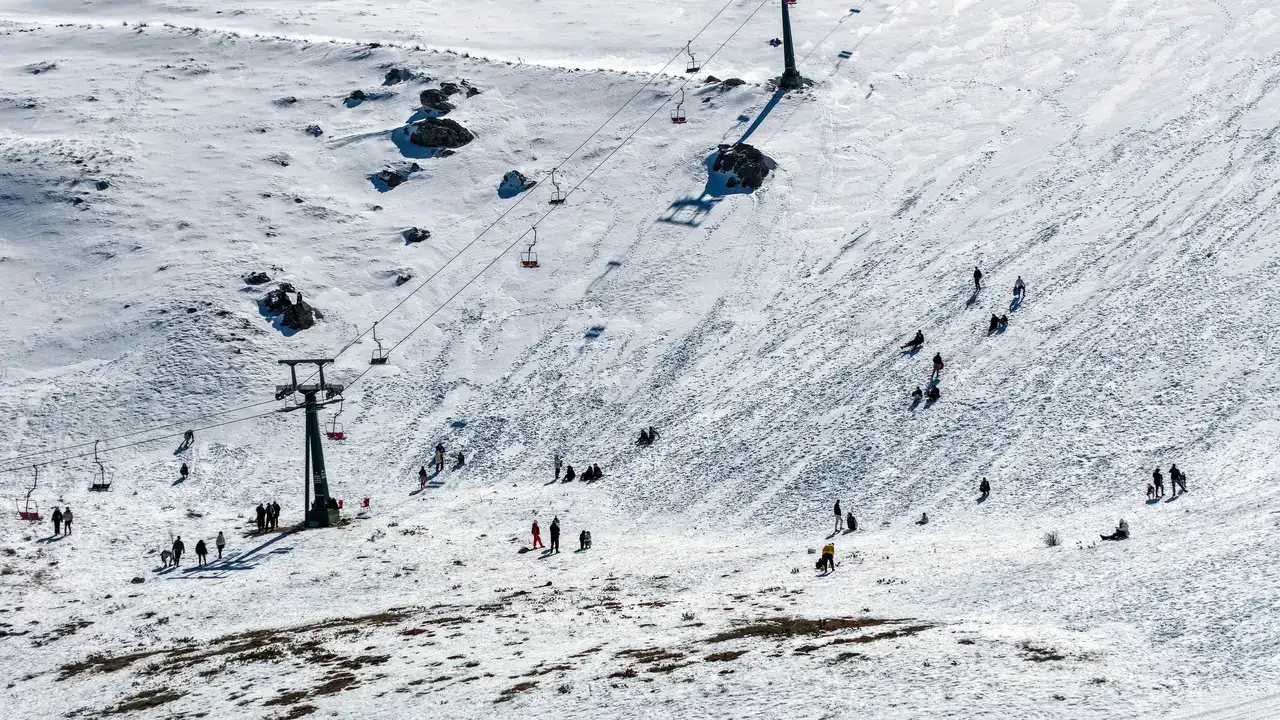 40 Kilometrede 15 Derece Fark: Saklıkent’te Kayak, Konyaaltı’nda Deniz 5